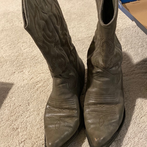 Cowboy boots - Picture 1 of 4